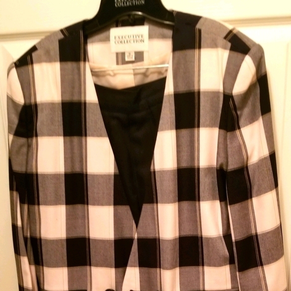 Executive Collections Dresses & Skirts - EXECUTIVE COLLECTIONS suit